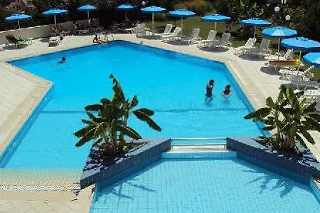 Iris Hotell 3*