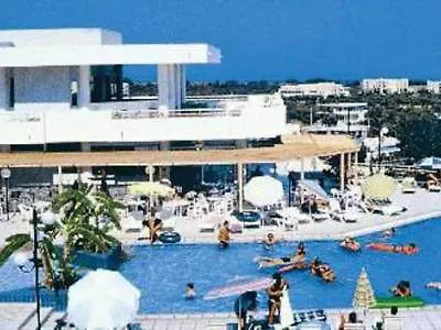 Hotel Iris Afandu